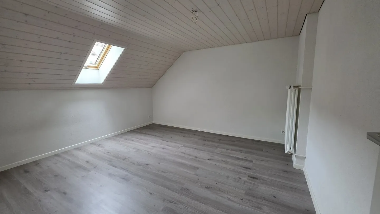 APPARTAMENTO MAGNIFICO SULL'ANGOLO DELL'EDIFICIO - Foto 5 di 9