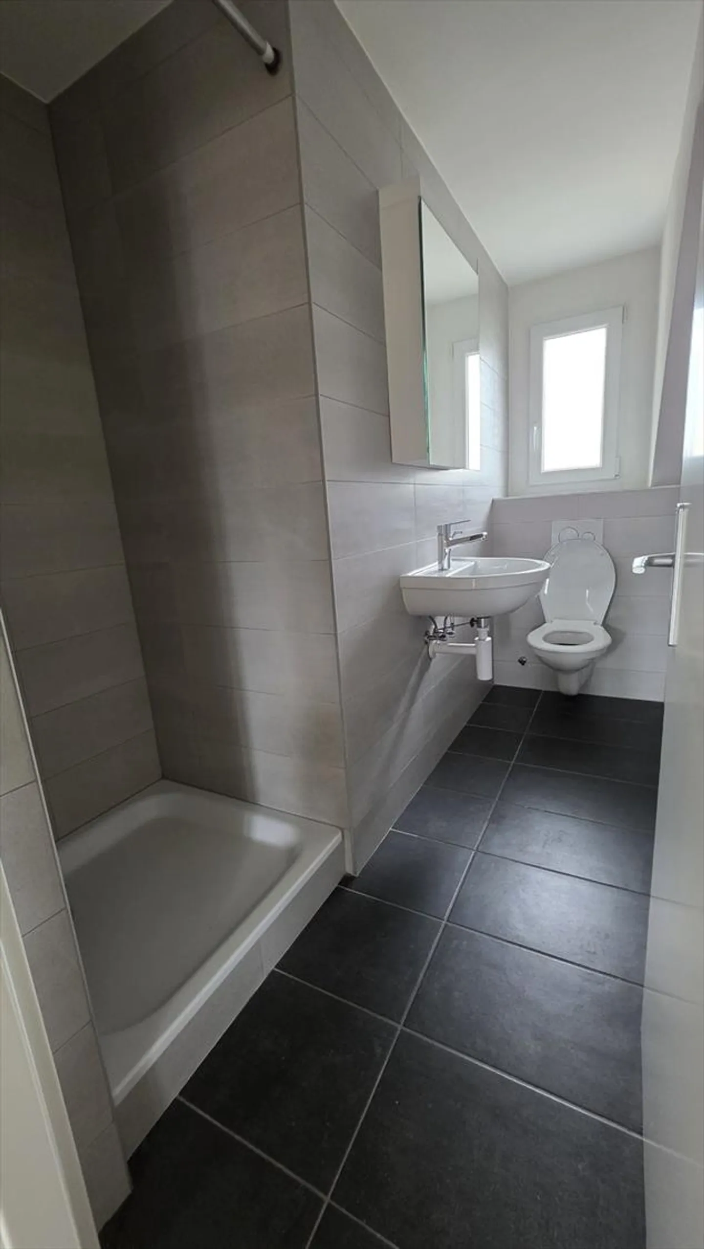 APPARTAMENTO MAGNIFICO SULL'ANGOLO DELL'EDIFICIO - Foto 6 di 9