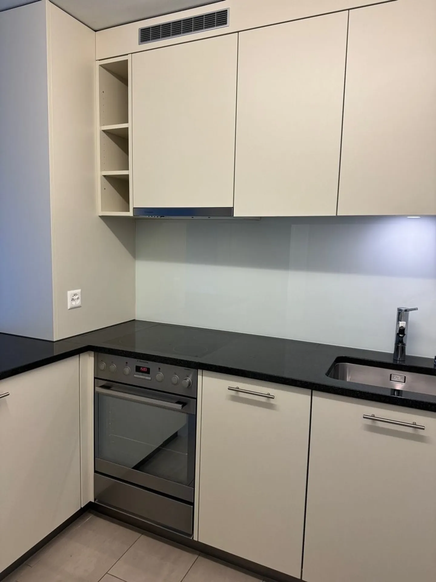 Moderne 1.5-Zimmer-Wohnung im Grünen zu vermieten - Foto 4 von 5