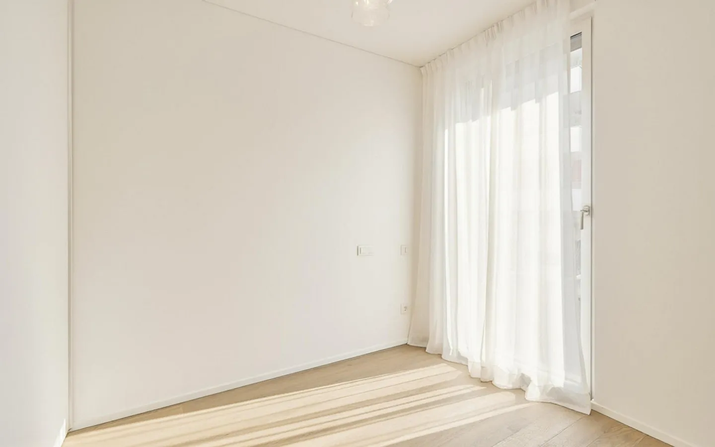 Modern 4.5-room apartment with open views - Photo 2 of 13