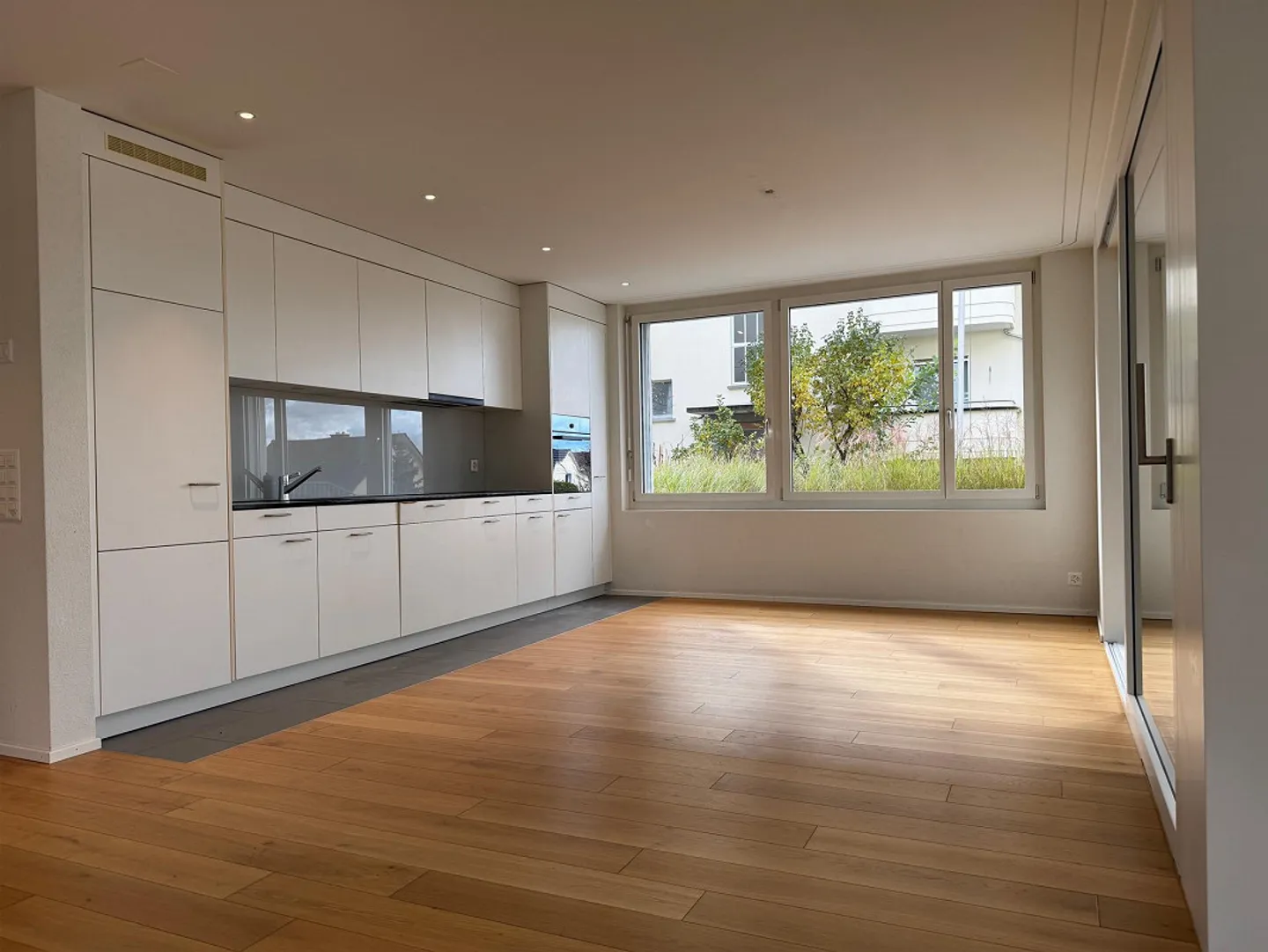 Appartement de 4,5 pièces au rez-de-chaussée dans le quartier privilégié de Rosenberg - Photo 3 sur 13