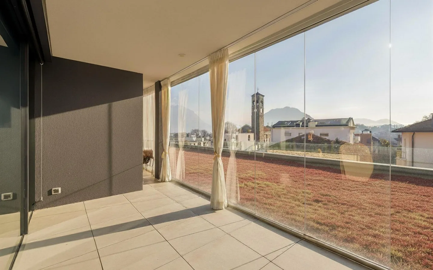 Modern 4.5-room apartment with open views - Photo 8 of 13