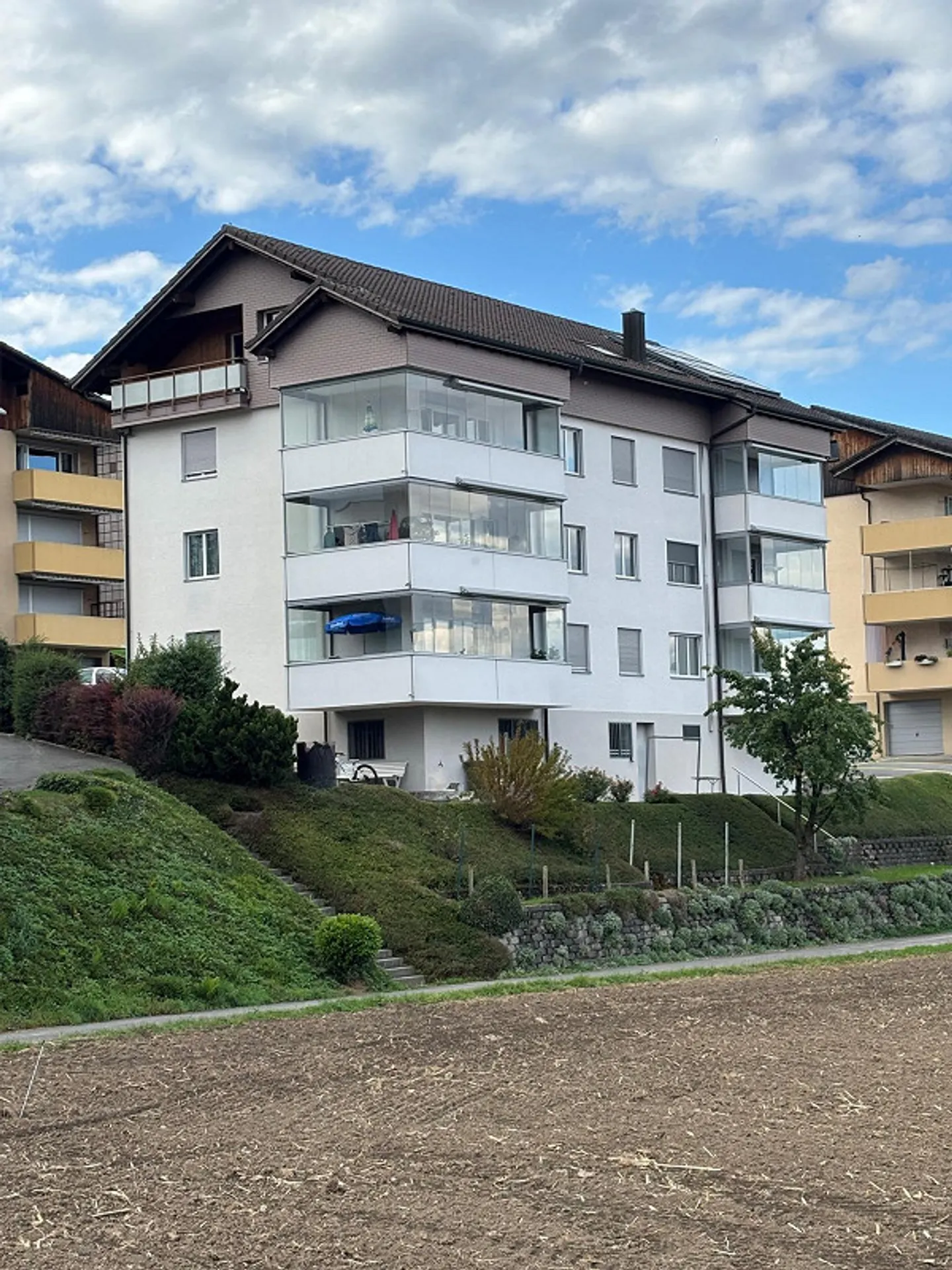 Appartamento 3 1/2 camere con bella vista - Foto 1 di 9