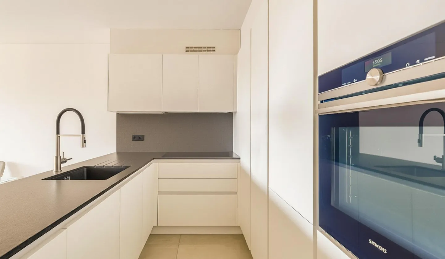 Modern 4.5-room apartment with open views - Photo 11 of 13