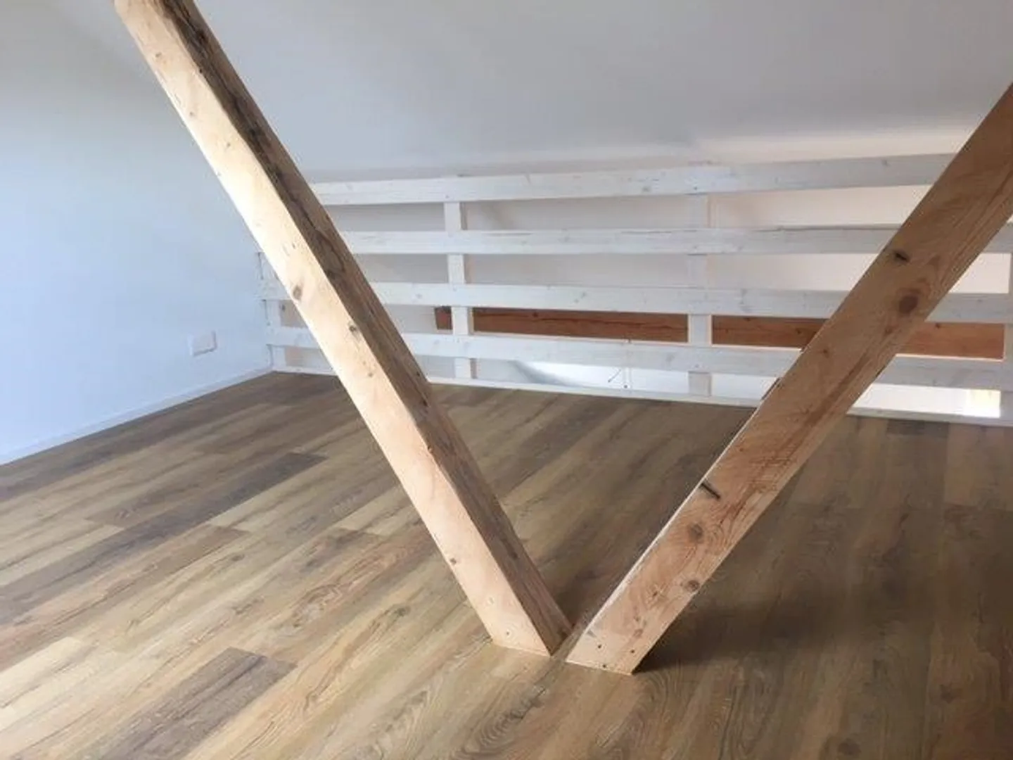 Central located, spacious 2.5 room penthouse apartment (first occupancy) - Photo 2 of 5