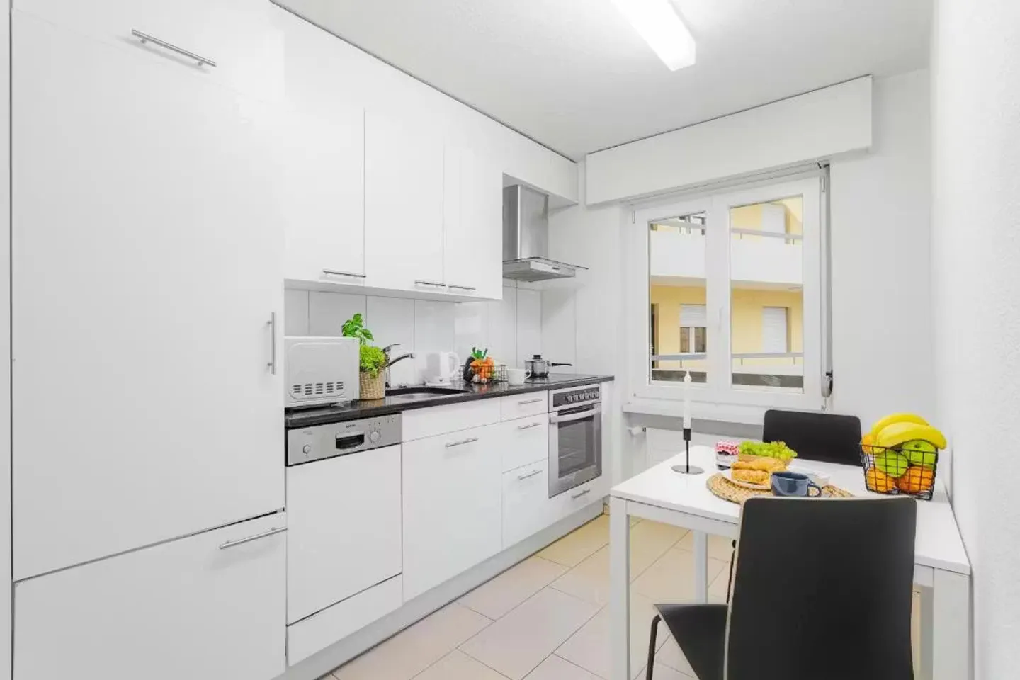 Charming Apartment in Zürich - Photo 4 of 10