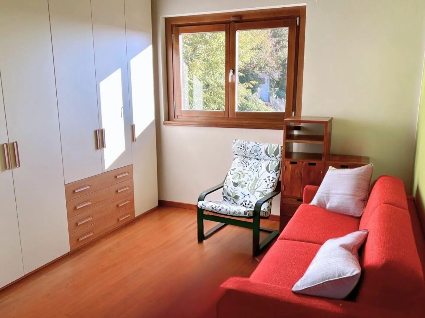 Elegant villa with large garden and two attached apartments - Photo 8 of 19