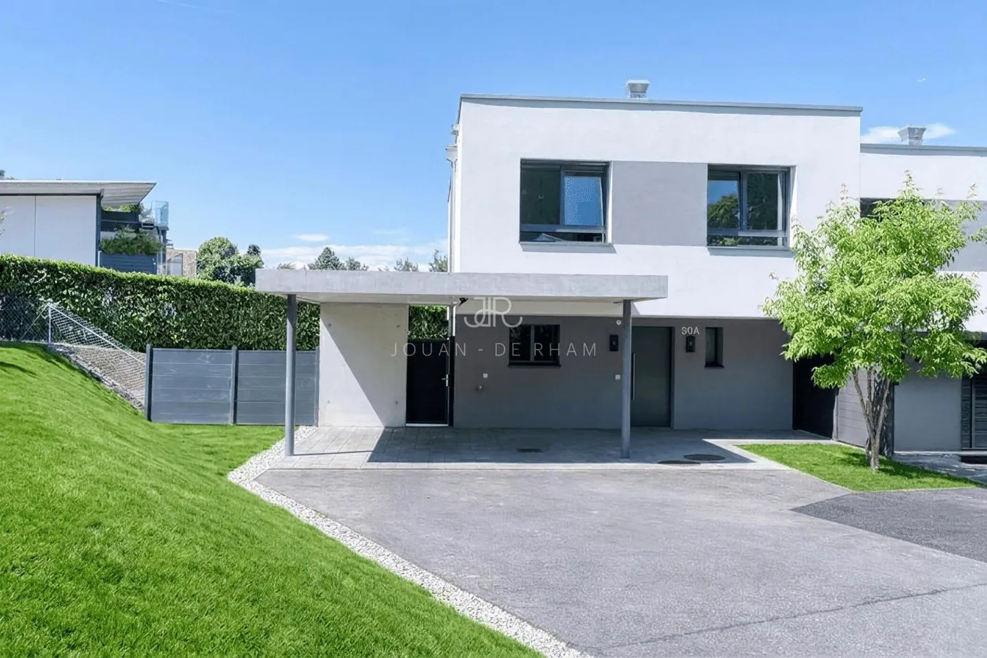 Magnificent modern villa near the lake - Photo 11 of 11