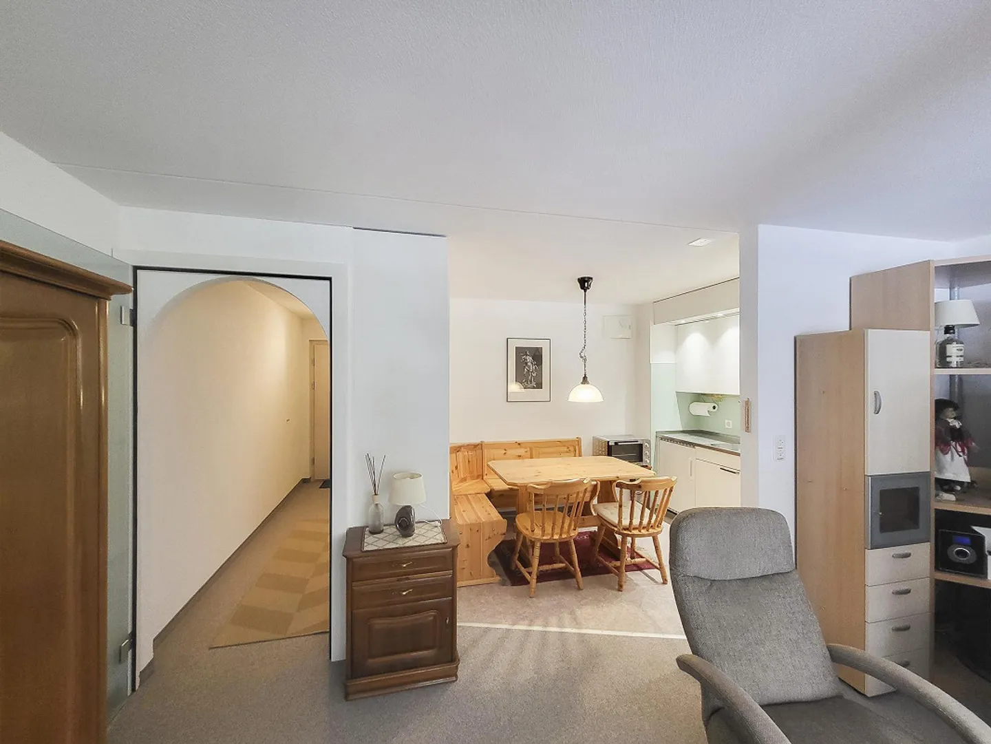 Studio 1½ pièces confortable avec grande baie vitrée dans le Waldhaus - Photo 2 sur 9