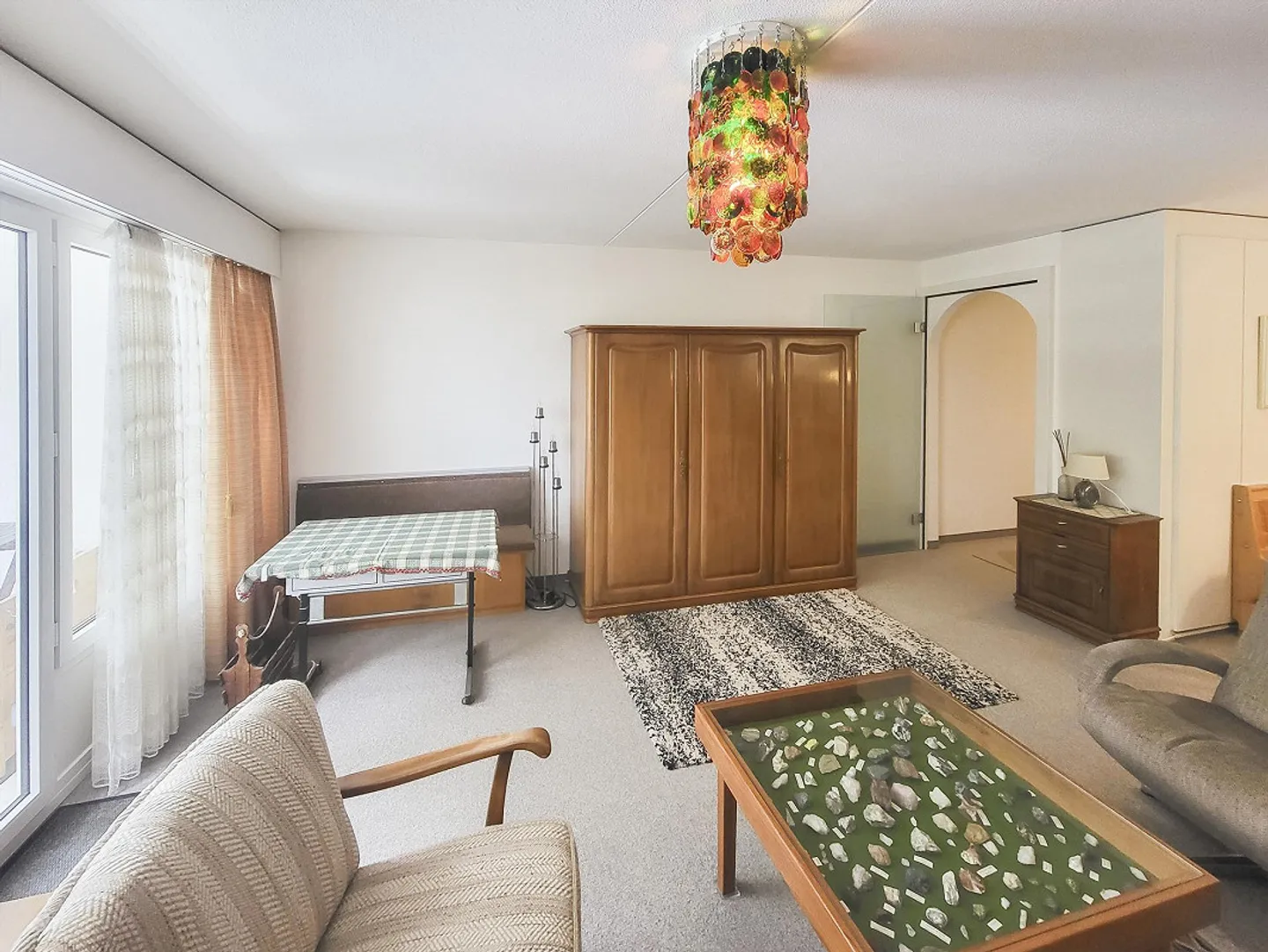 Studio 1½ pièces confortable avec grande baie vitrée dans le Waldhaus - Photo 4 sur 9