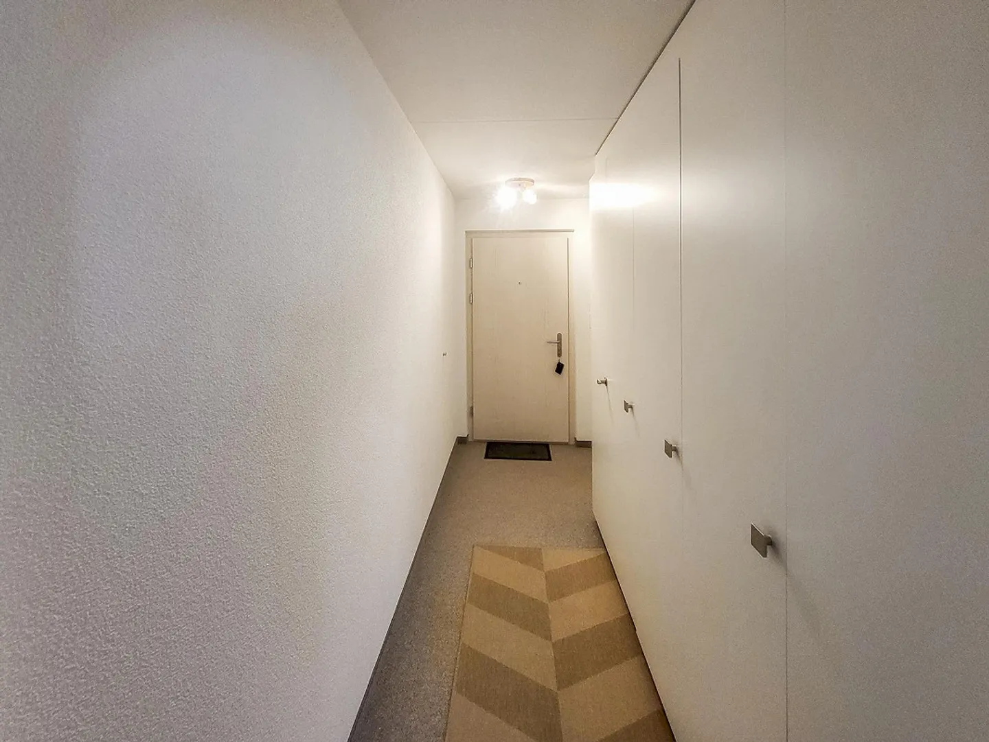 Studio 1½ pièces confortable avec grande baie vitrée dans le Waldhaus - Photo 5 sur 9