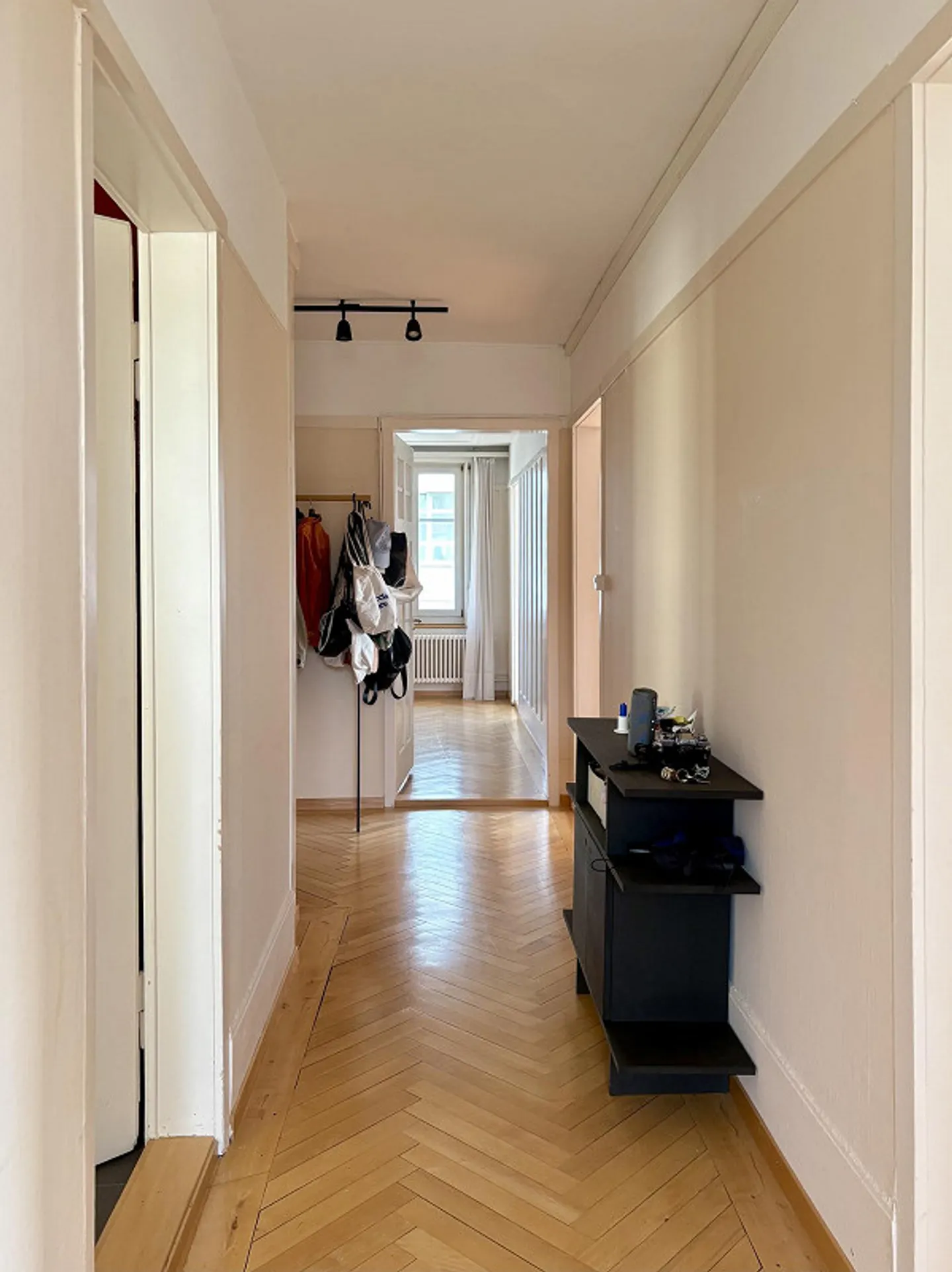 Appartement Art Nouveau de 4 pièces - Photo 3 sur 9