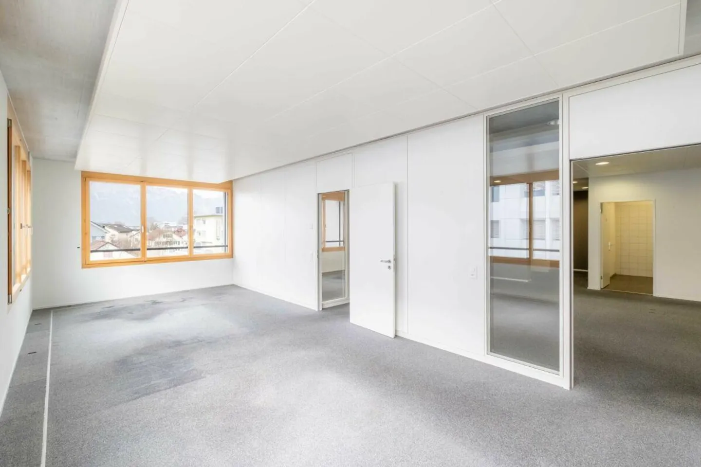 Repräsentative Gewerbefläche im Zentrum (15-410m²) - Ideal für Prax... - Foto 3 von 19