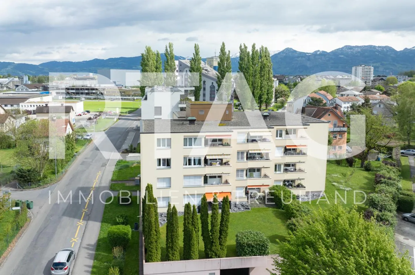 4.5-Room Apartment - Photo 1 of 13