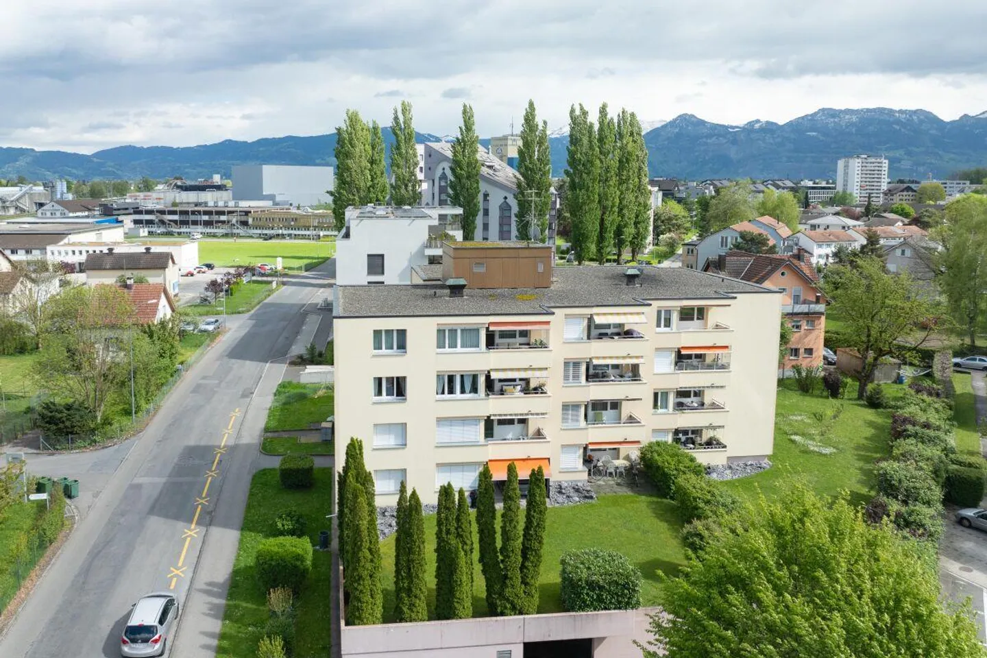 4.5-Room Apartment - Photo 2 of 13