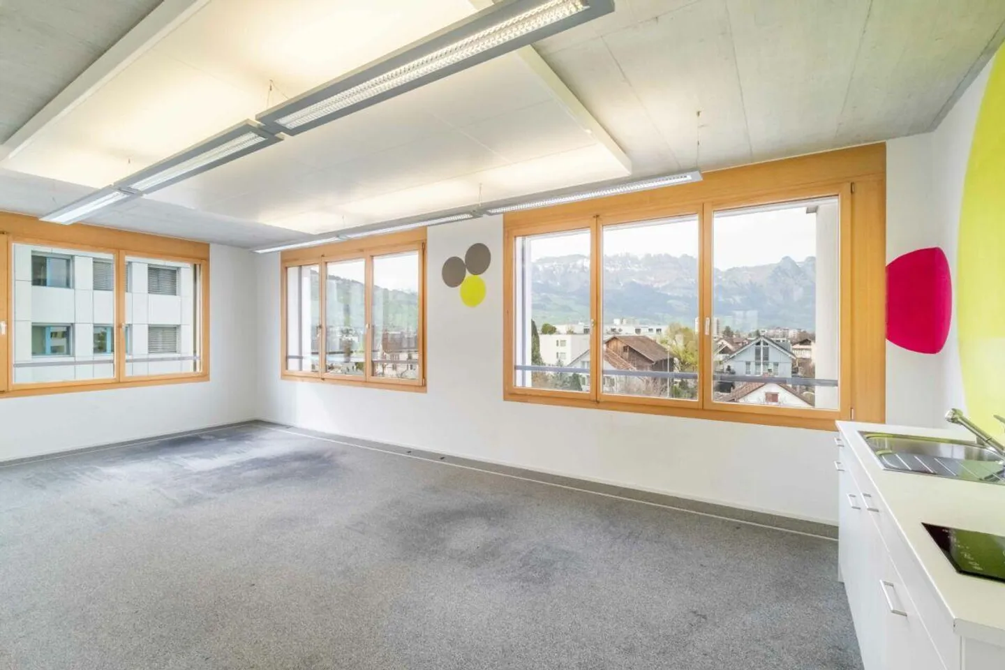 Repräsentative Gewerbefläche im Zentrum (15-410m²) - Ideal für Prax... - Foto 9 von 19