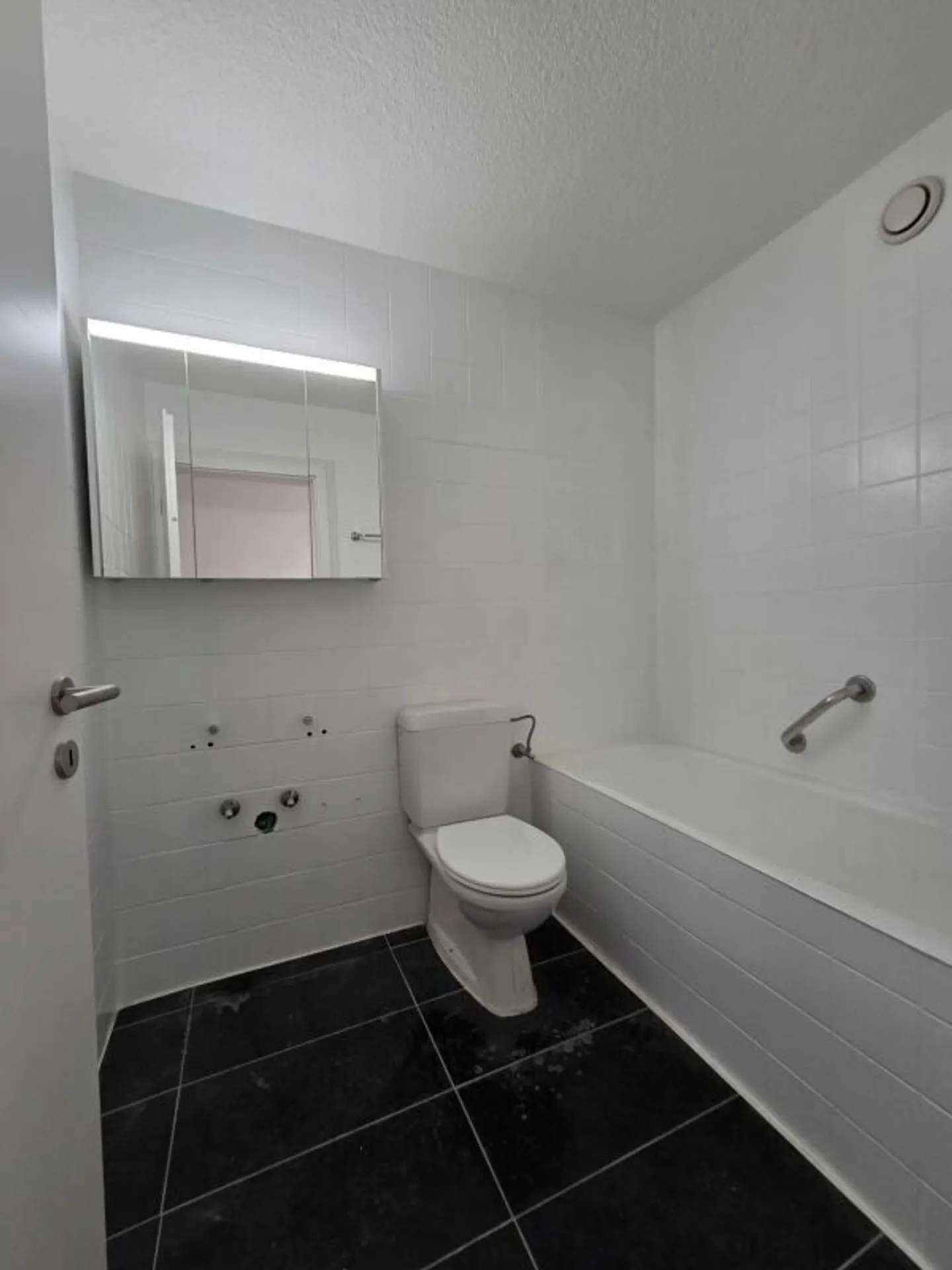 RENOVE - helles 3,5-Zimmer mit Parkplatz am Eingang von Saxon - Foto 5 von 7