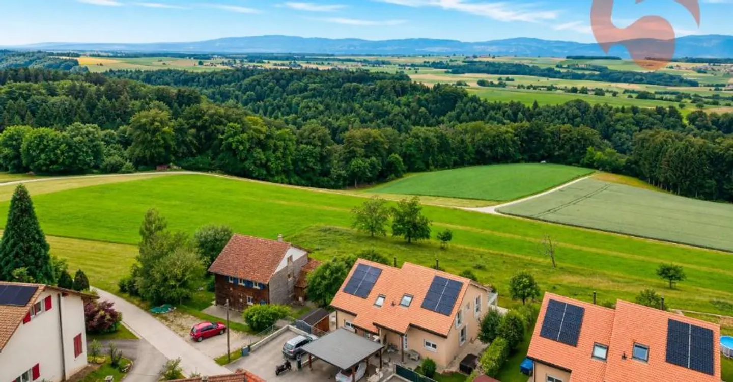 Magnificent 4.5-room villa with panoramic view of the Jura - Photo 2 of 12