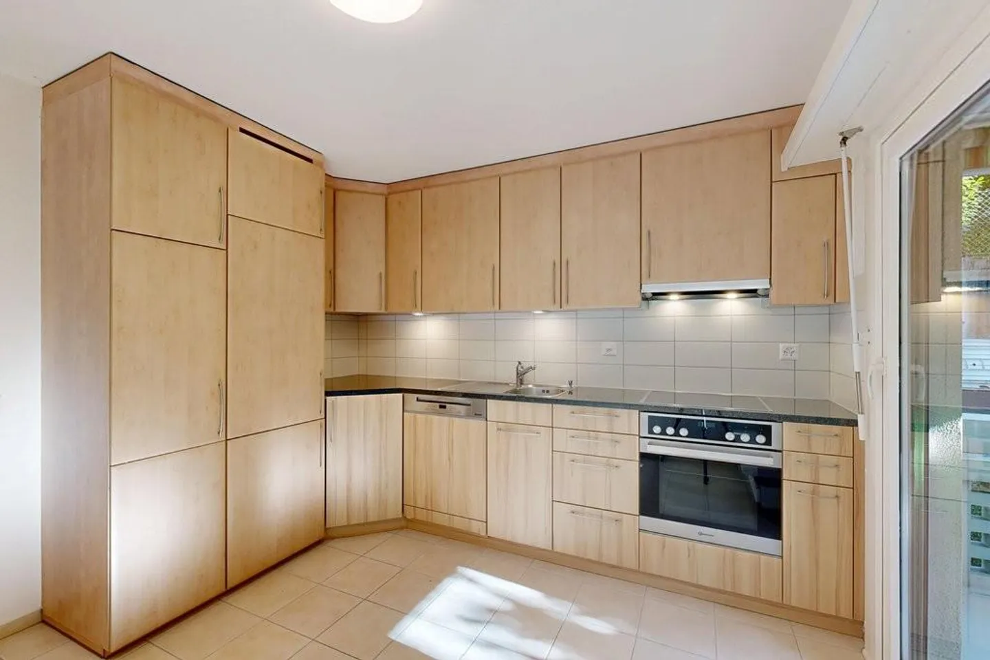 Apartment near the village center of Therwil with corner balcony - Photo 6 of 12