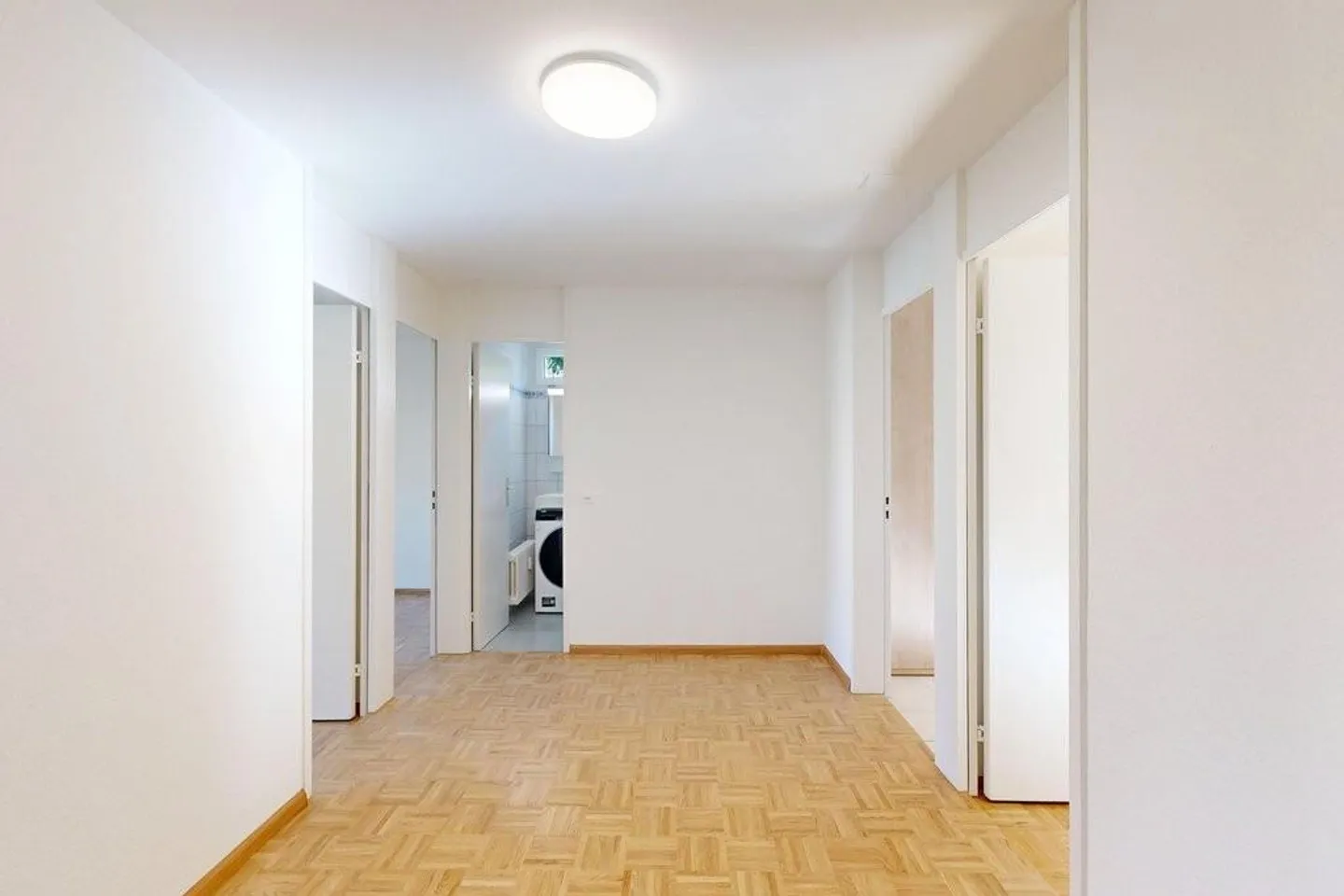 Apartment near the village center of Therwil with corner balcony - Photo 9 of 12