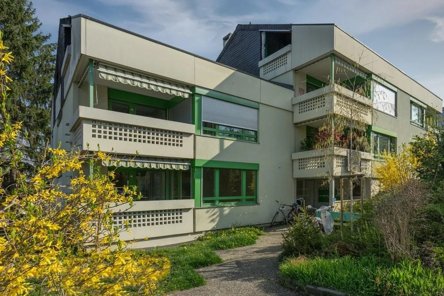 Apartment near the village center of Therwil with corner balcony - Photo 11 of 12