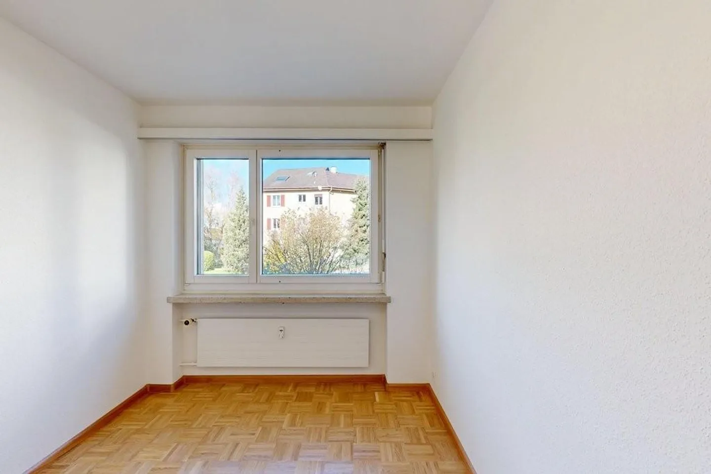 Apartment near the village center of Therwil with corner balcony - Photo 10 of 12