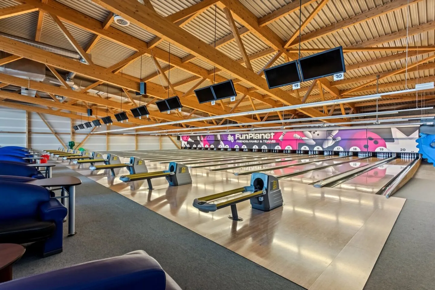 Große Freizeiteinheit zu vermieten - 4'946 m2 in Bulle - Foto 2 von 13