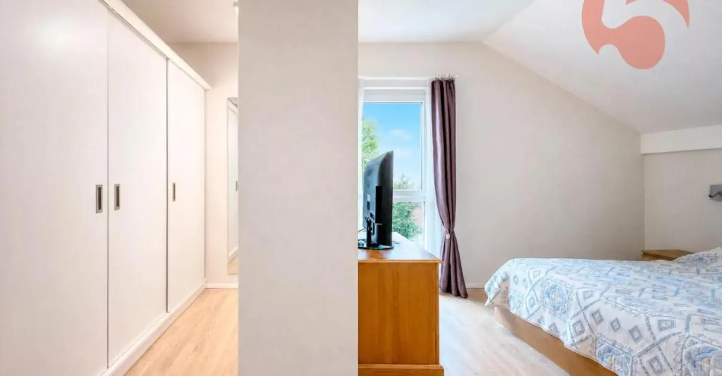 Magnificent 4.5-room villa with panoramic view of the Jura - Photo 8 of 12