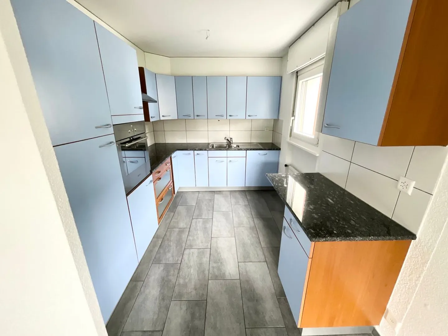 Beautiful bright 4.5-room apartment with balcony - Photo 1 of 8