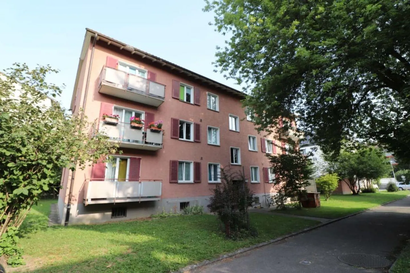 Zentral Wohnen in Allschwil - Foto 1 von 4