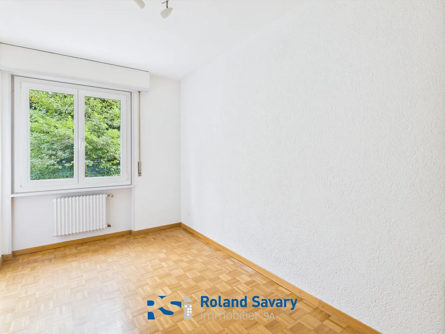 Appartement avec 3,5 pièces + chambre séparée - Photo 3 sur 9