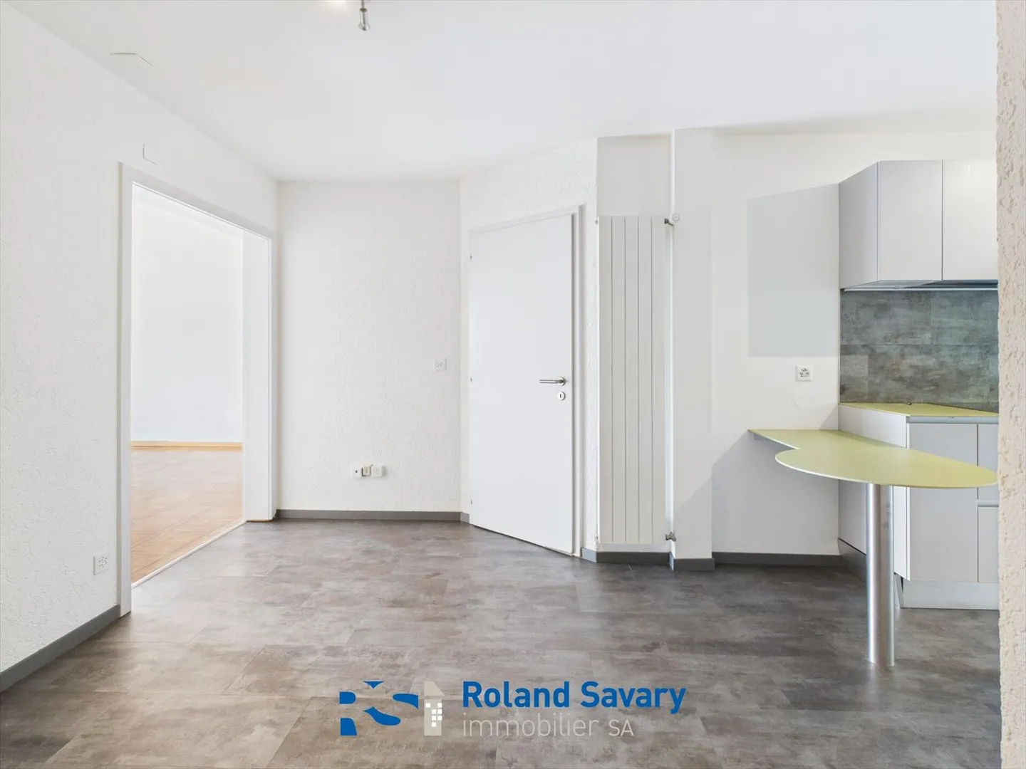 Appartement avec 3,5 pièces + chambre séparée - Photo 4 sur 9