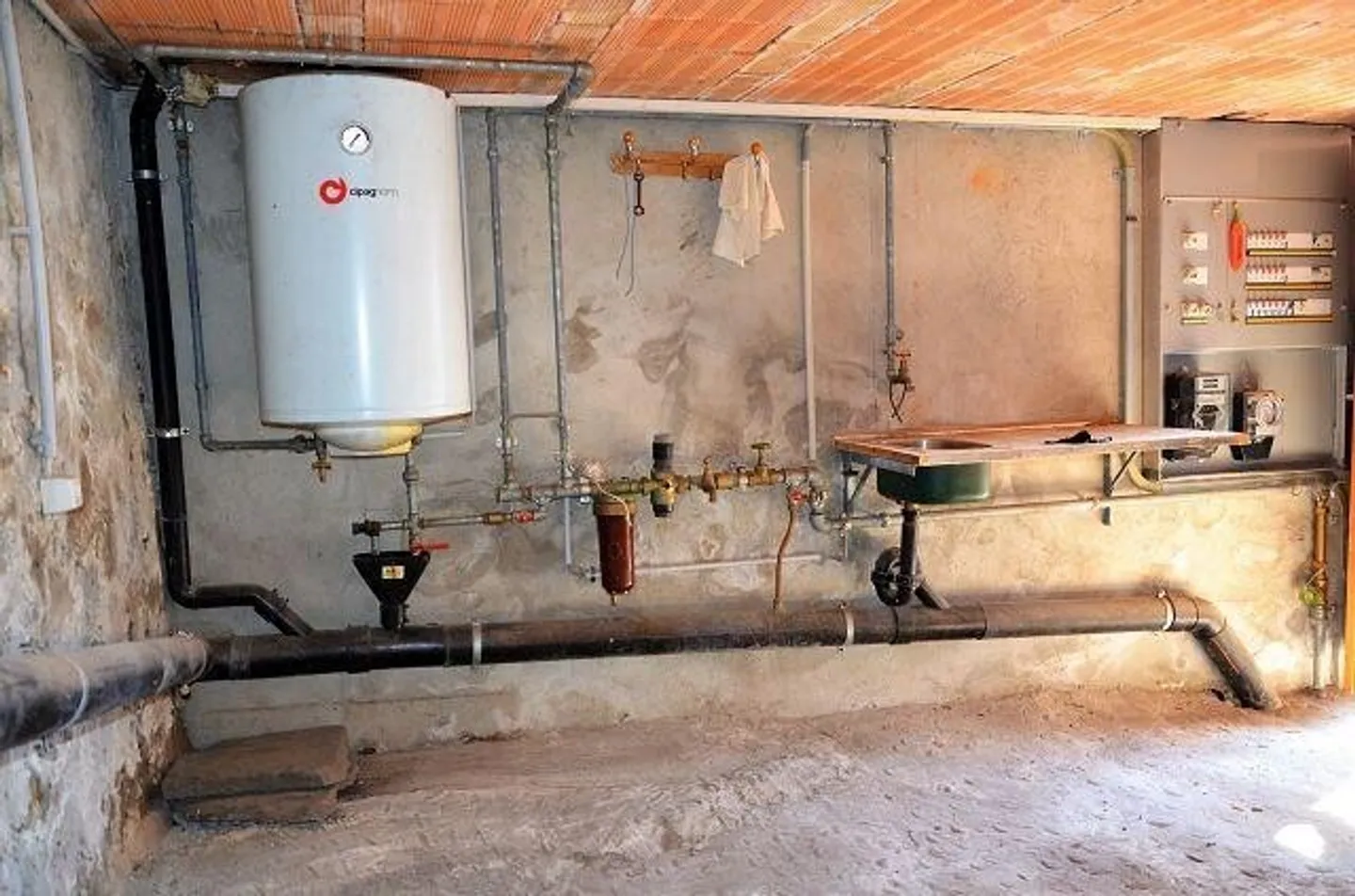 Charming Chalet with Panoramic Views - Photo 13 of 13