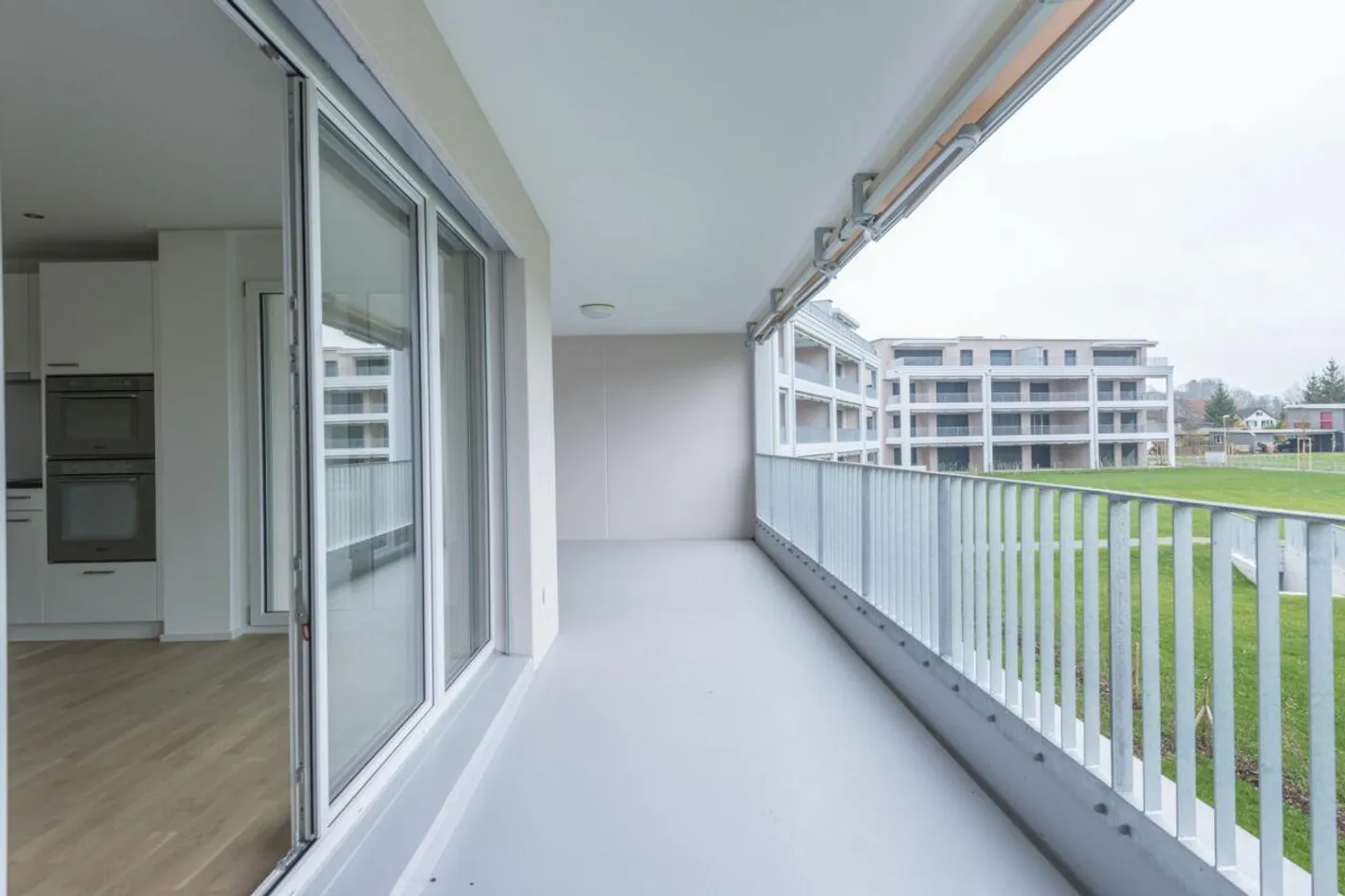 Spacious and bright apartment in an idyllic location - Photo 7 of 9