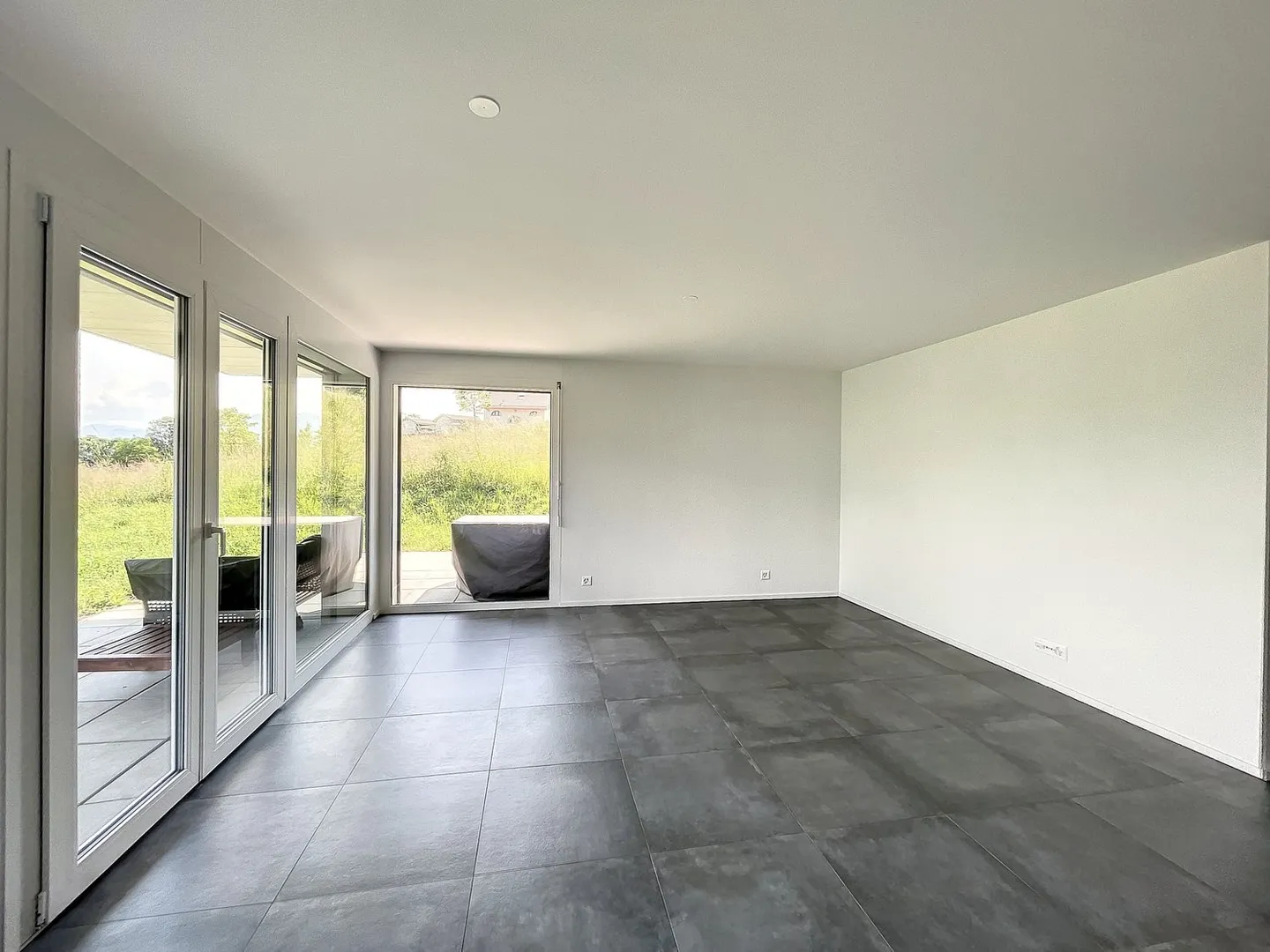 Magnificent high-end apartment - 3.5 rooms - Photo 2 of 6