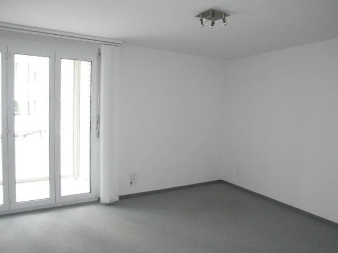 Bureau - Photo 3 sur 4