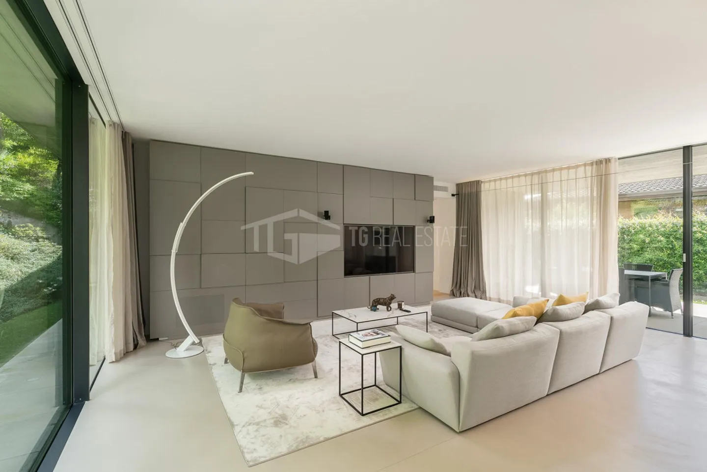 Elegante villa moderna nel verde - Foto 10 di 13