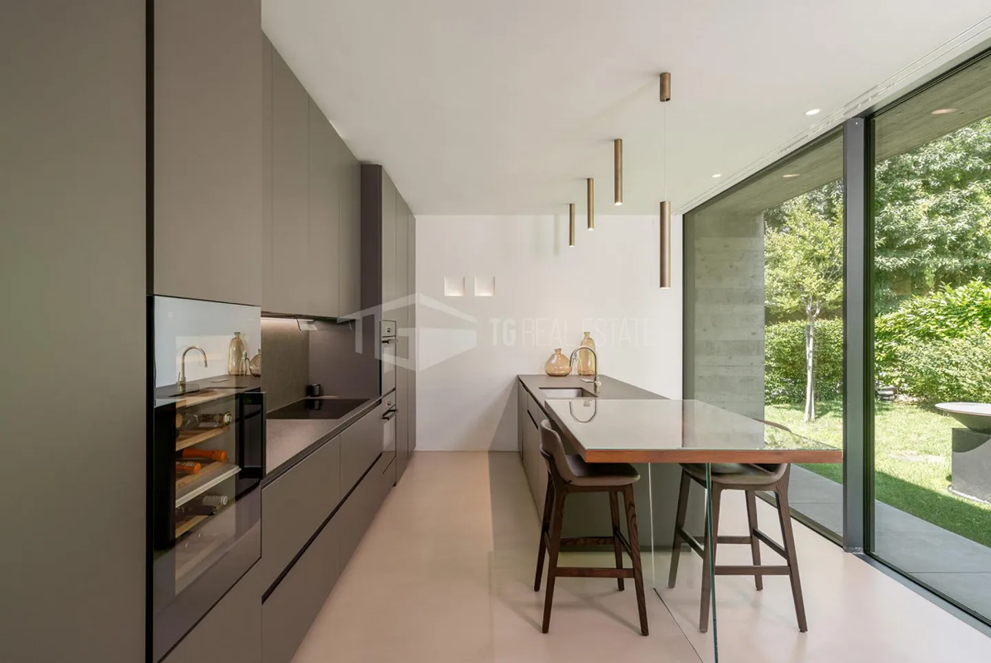 Elegante villa moderna nel verde - Foto 11 di 13