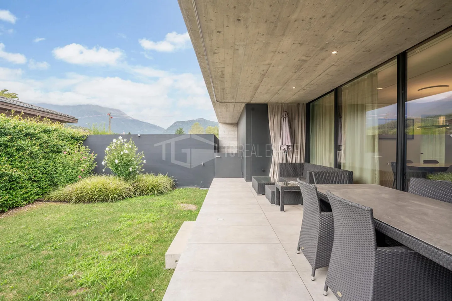 Elegante villa moderna nel verde - Foto 12 di 13