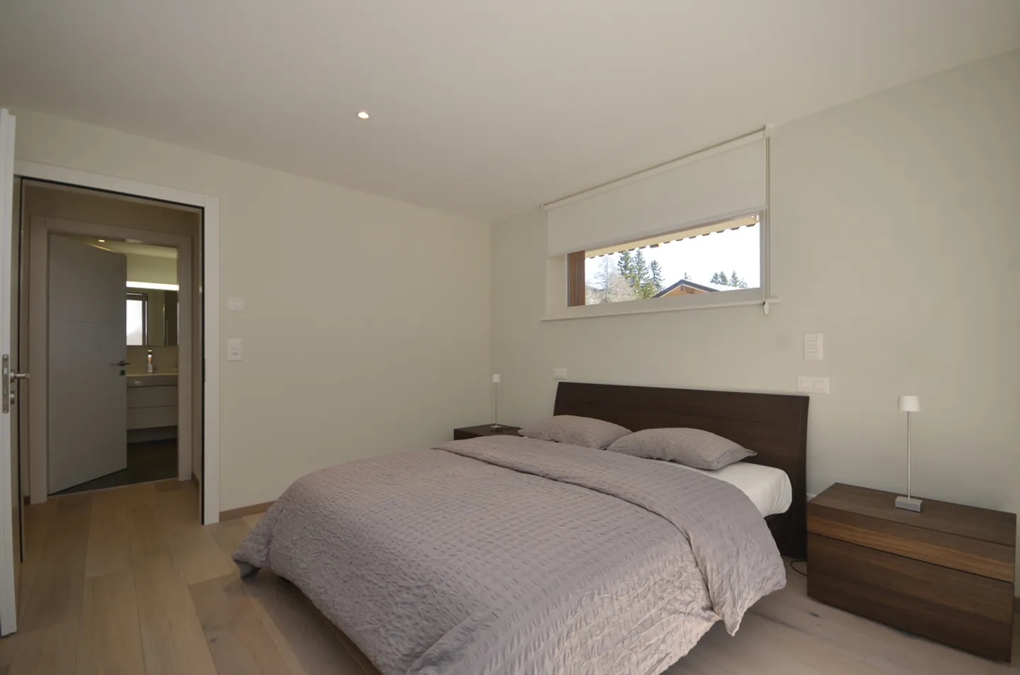 Luxury Apartment with Large Balcony - Photo 6 of 8