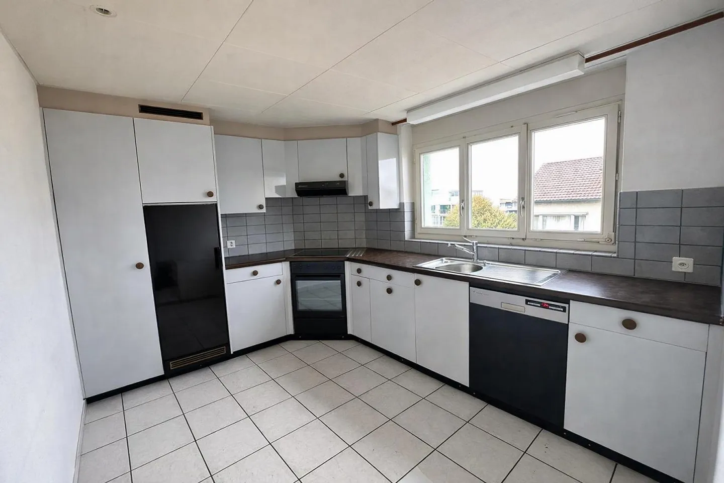 Gemütliche 3.5 Zimmer-Wohnung in Seenähe zu vermieten - KEIN LIFT - Photo 2 of 12