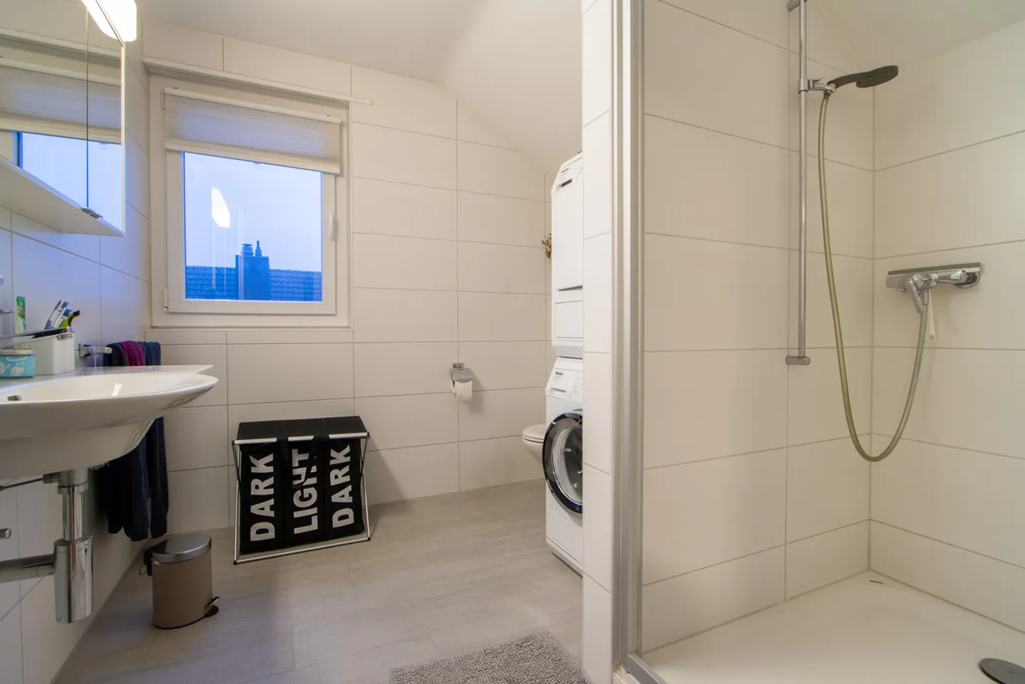 3.5-room attic apartment in a quiet location - Photo 7 of 13