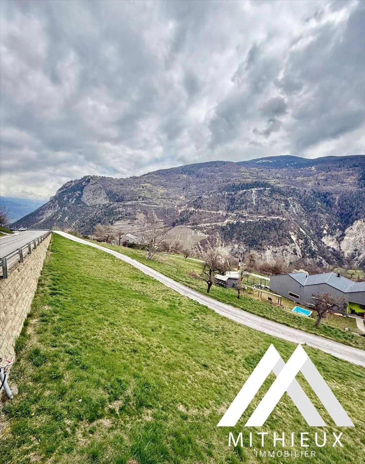 TERRAIN CONSTRUCTIBLE 1170 M2, VEX - Photo 2 sur 4