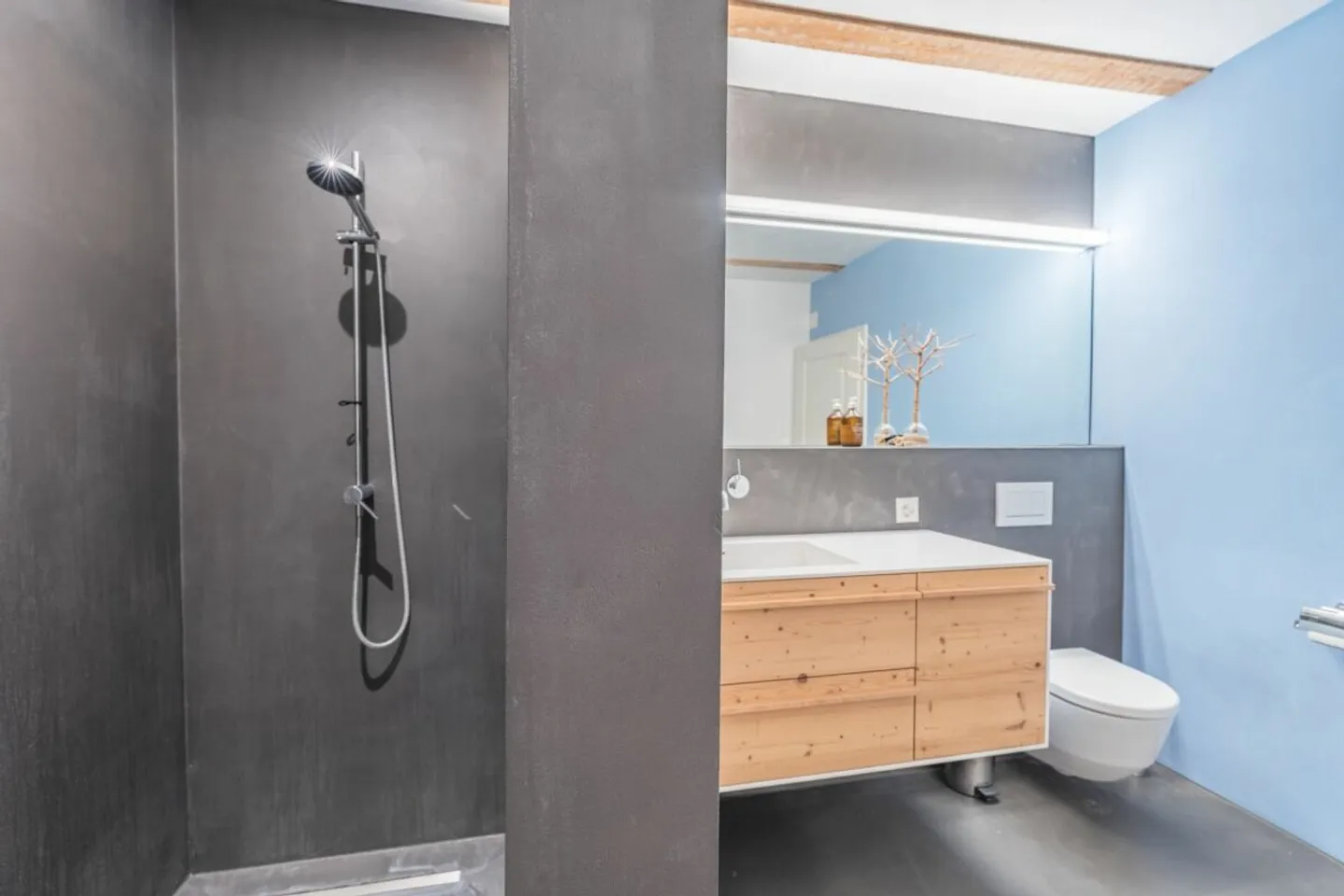 Two-family house with spacious plot - Photo 6 of 15