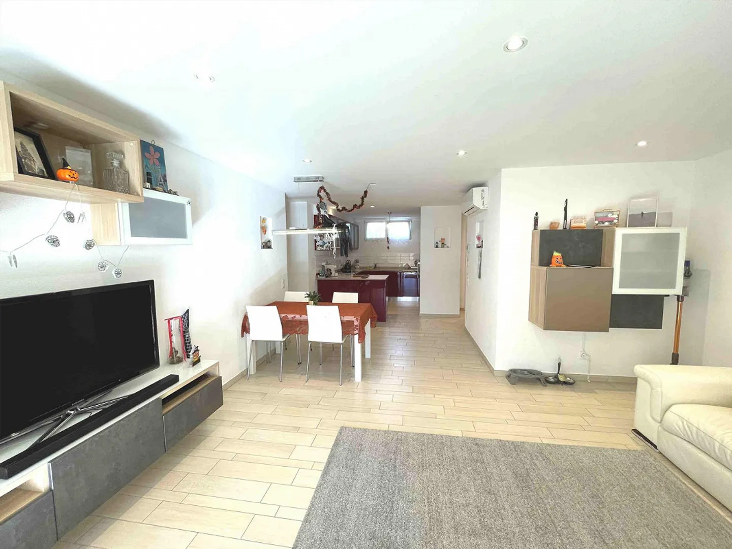 Apartment with beautiful garden in a small and elegant building - Photo 6 of 17