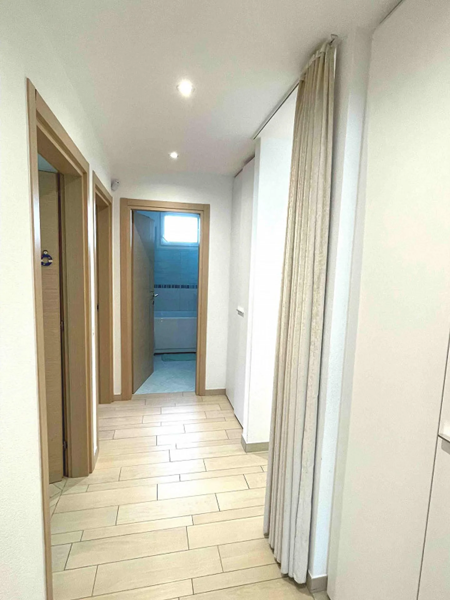 Apartment with beautiful garden in a small and elegant building - Photo 13 of 17