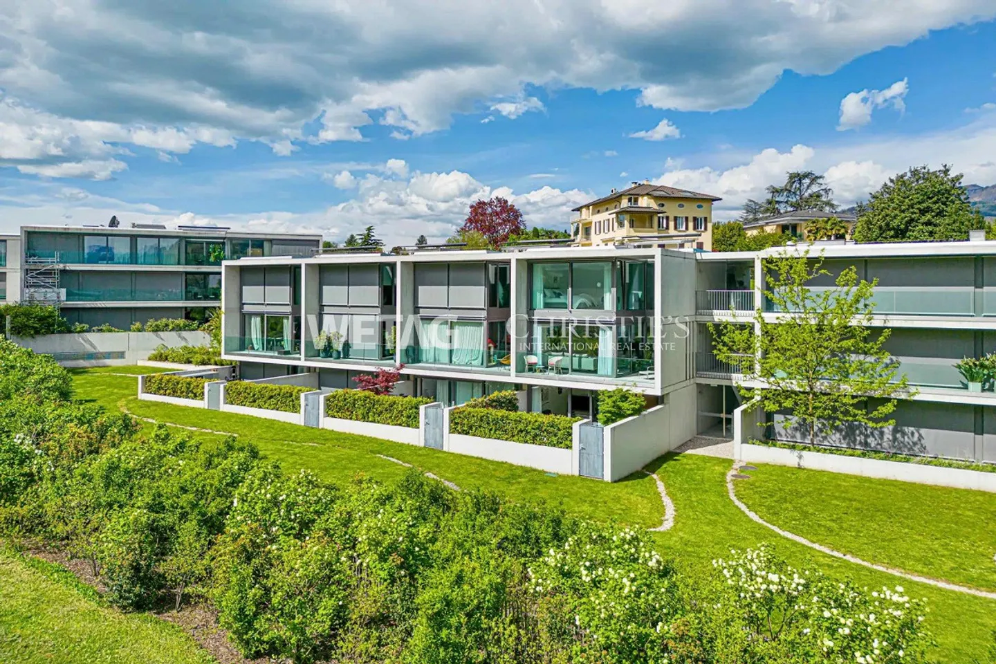 Collina d'Oro-Gentilino: elegant terraced villa with private garden... - Photo 2 of 10