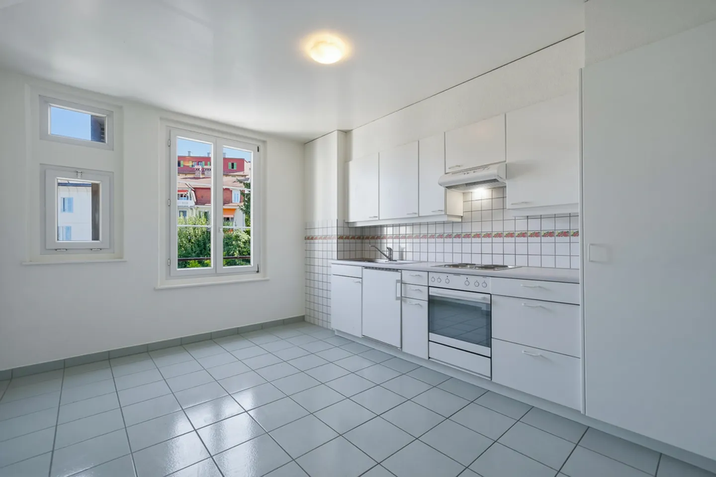 Charmant Appartement 2 Pièces - Photo 2 sur 6