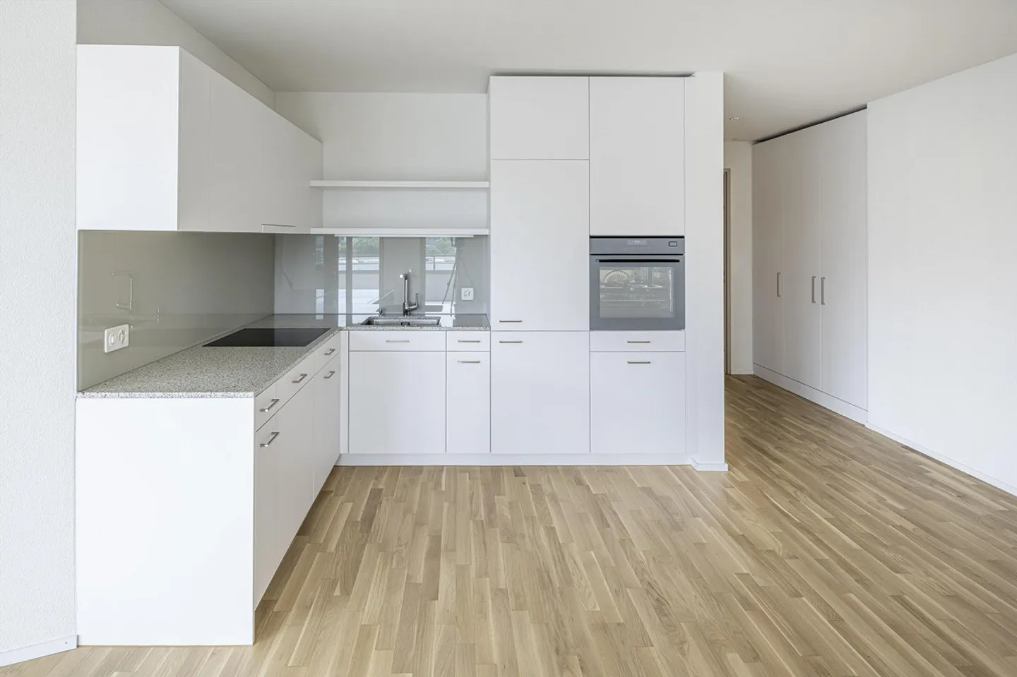 2.5-room apartment in Hirzenpark in Niederuzwil - Photo 2 of 4