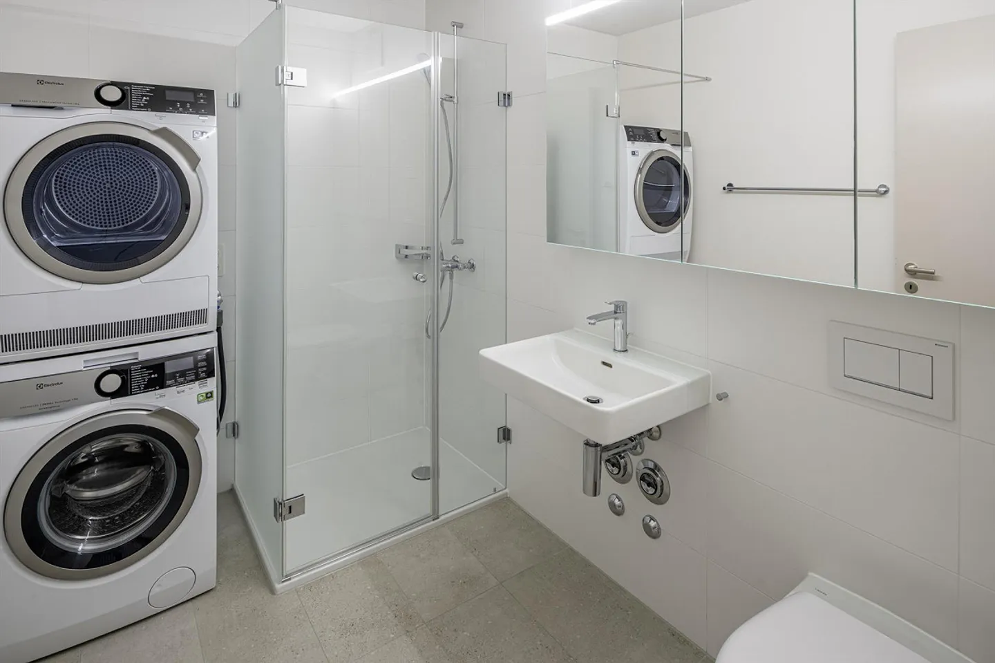 2.5-room apartment in Hirzenpark in Niederuzwil - Photo 3 of 4